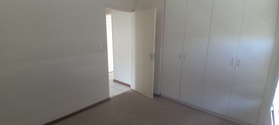 To Let 2 Bedroom Property for Rent in Okennedyville Western Cape
